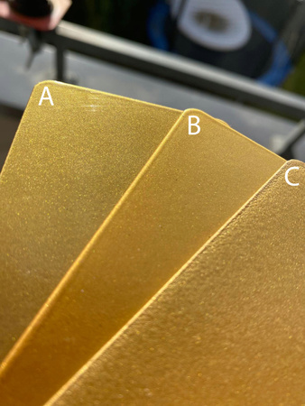 GRZEJNIK ŁAZIENKOWY BEE 145/72 ZŁOTY 549W